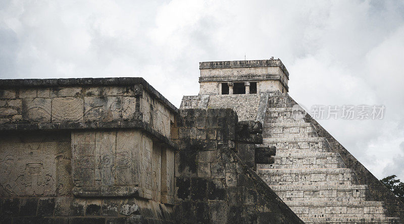 奇琴伊察的El Castillo (Kukulcán Temple)